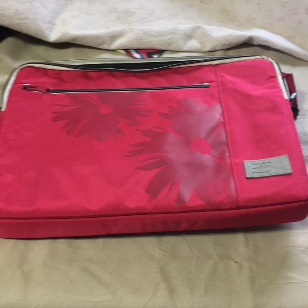 **SOLD** Computer carry case w/ shoulder strap